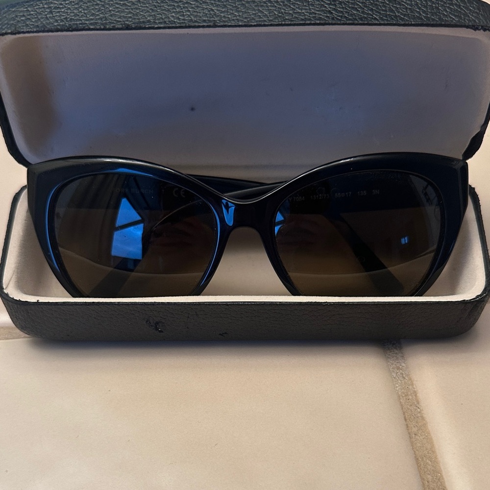 Tory Burch Black Cat-Eye Sunglasses